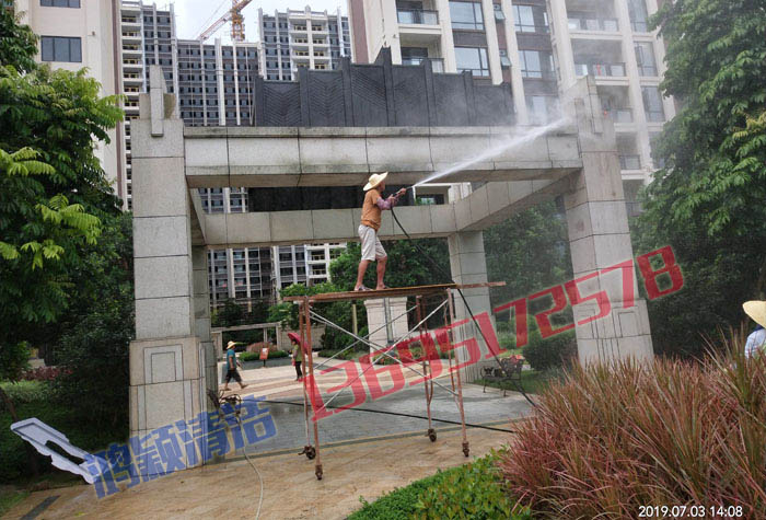 广宁百盛花园清洗门框