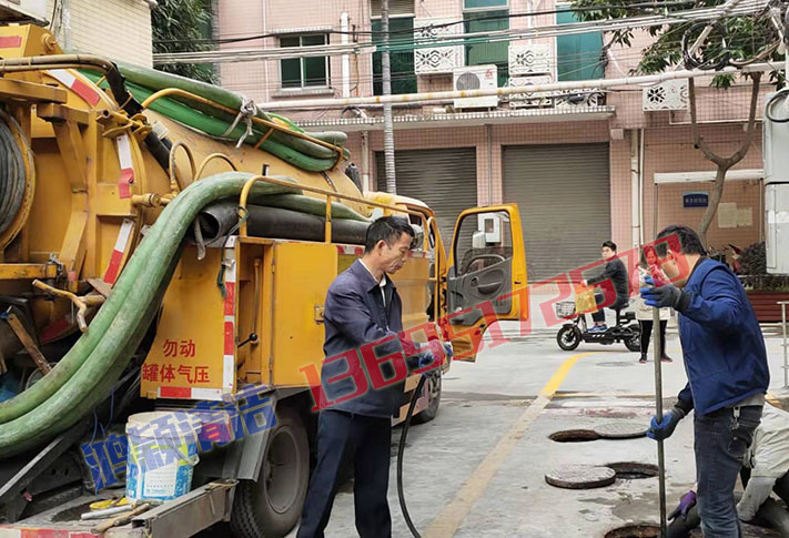 高明工厂抽化粪池